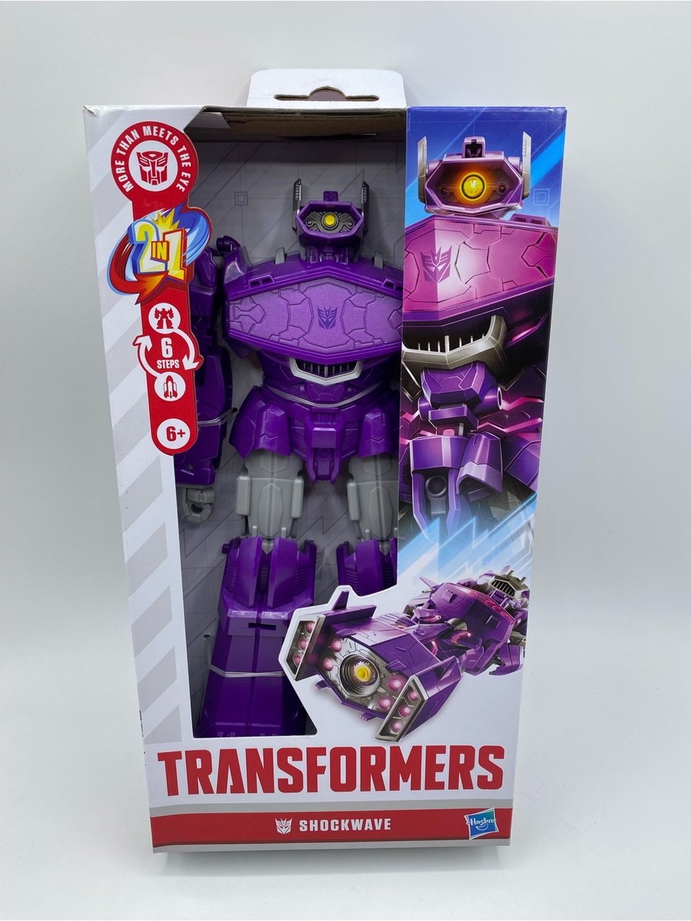 Hasbro Transformers Authentics Shockwave